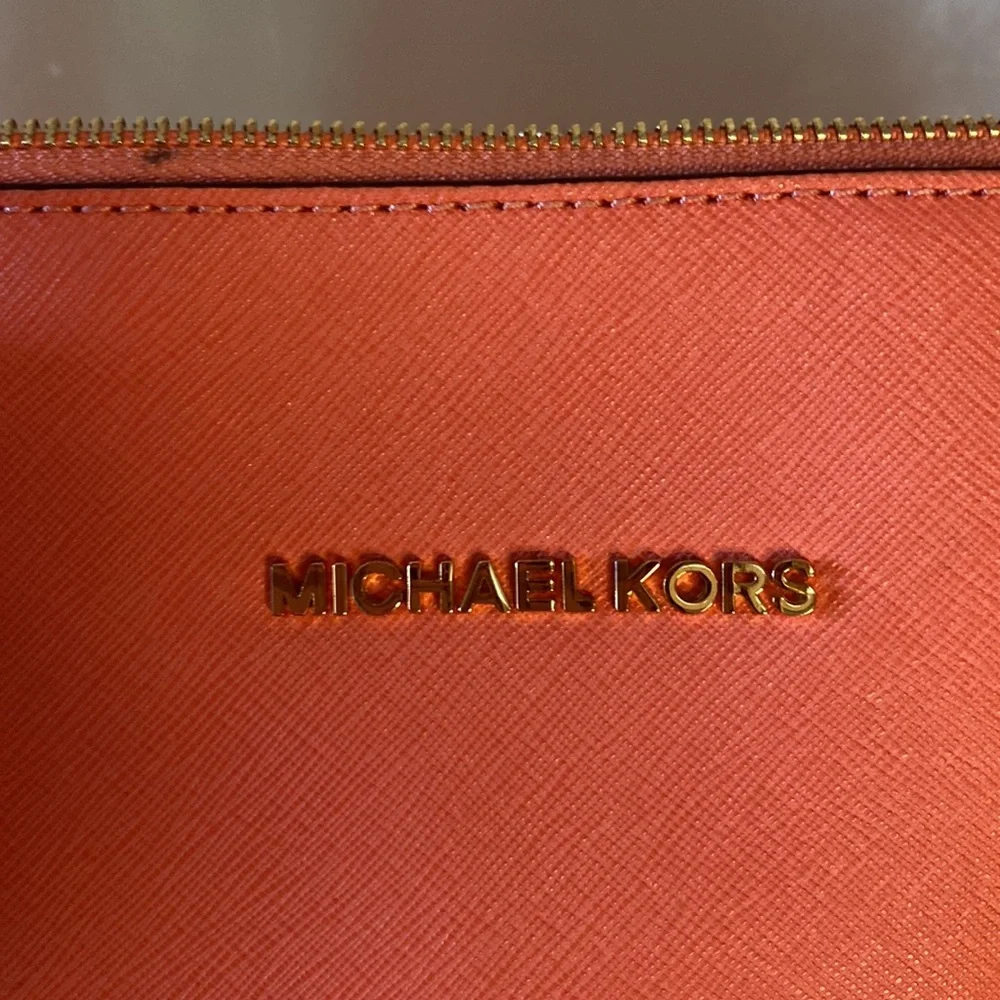 MICHAEL Michael Kors Pink Tote Bag Elegant and Versatile - Picture 4 of 10